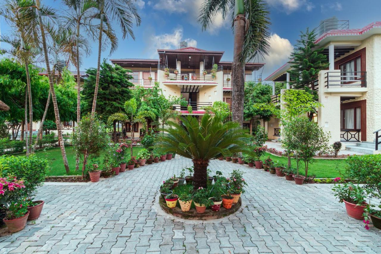 Royal Tiger Luxury Resort 4 Star Саураха Екстериор снимка