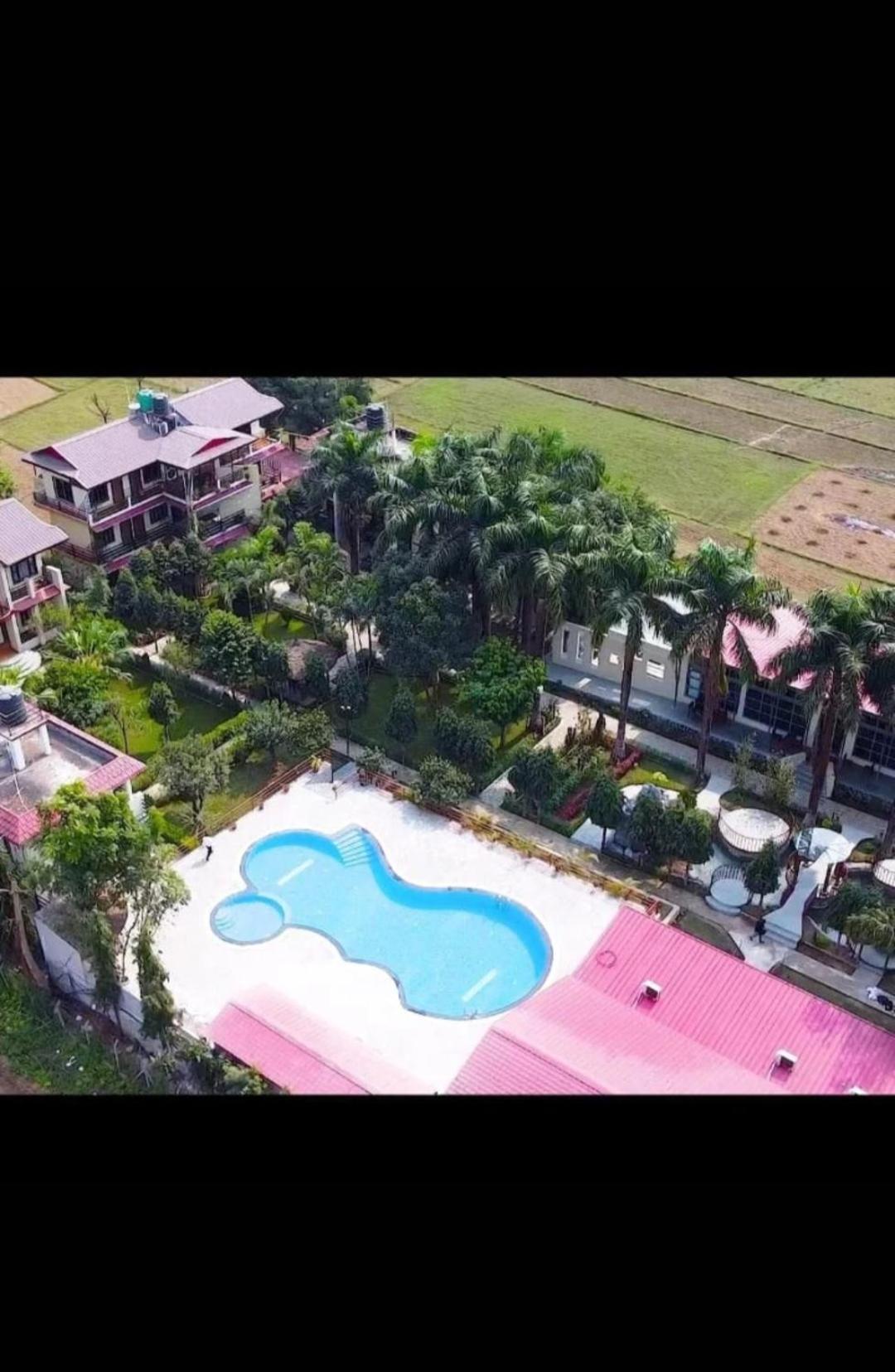 Royal Tiger Luxury Resort 4 Star Саураха Екстериор снимка