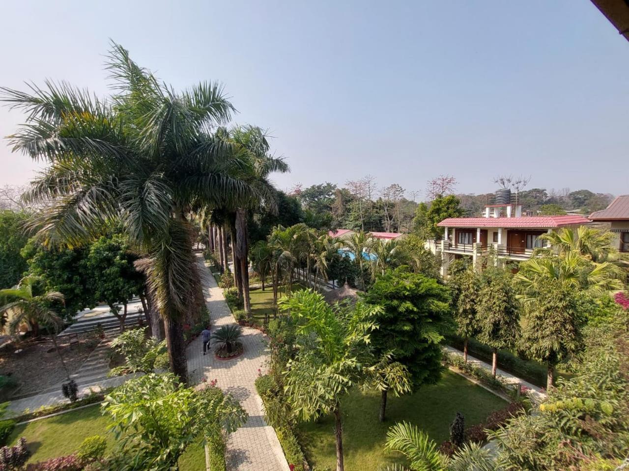 Royal Tiger Luxury Resort 4 Star Саураха Екстериор снимка
